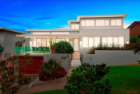 Limelight - Hervey Bay Accommodation 0