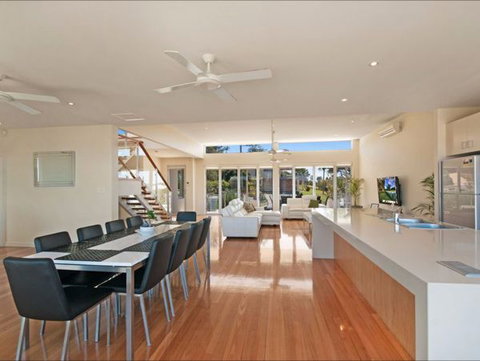Limelight - Hervey Bay Accommodation 3