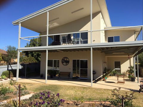 Lyreen's Apartment Bed And Breakfast - Hervey Bay Accommodation 1