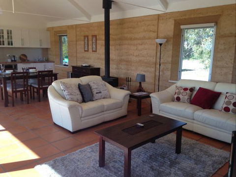 Muntiri Lodge Eco Retreat - Tourism Hervey Bay 2