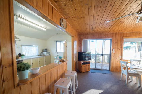 Mundic Waterfront Cottages - Hervey Bay Accommodation 4