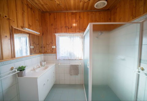 Mundic Waterfront Cottages - Hervey Bay Accommodation 9
