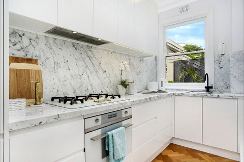New Beach Apartment - Hervey Bay Accommodation 5