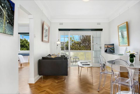 New Beach Apartment - Hervey Bay Accommodation 7