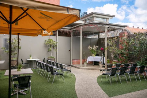 Oscar's Hotel And Cafe Bar - Hervey Bay Accommodation 7