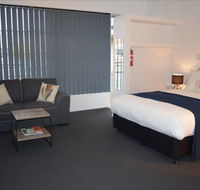 Penguin Seaside Motel - Hervey Bay Accommodation