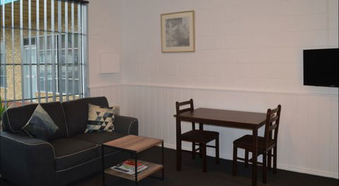 Penguin Seaside Motel - Hervey Bay Accommodation 4