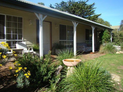 Peppertree Cottage - Tourism Hervey Bay 0