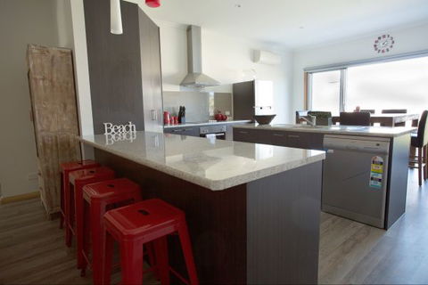 RED FIN Part Of BLUE FIN HOLIDAY HOMES - Hervey Bay Accommodation 2