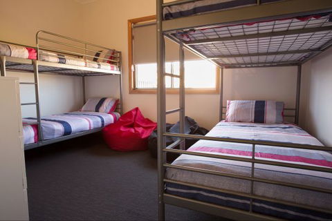 RED FIN Part Of BLUE FIN HOLIDAY HOMES - Hervey Bay Accommodation 5