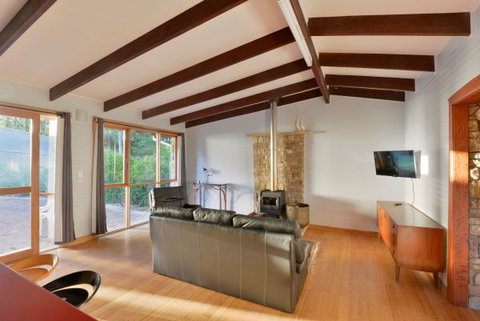 Ridgetop Hideaway - Hervey Bay Accommodation 0