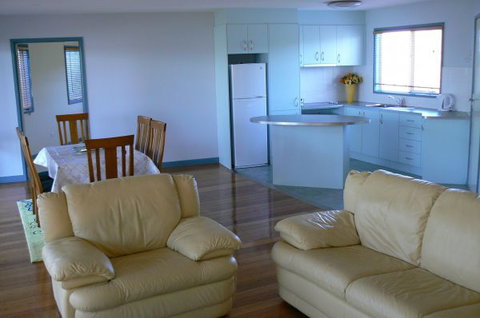 Sandy Point Beach Escape - Hervey Bay Accommodation 3