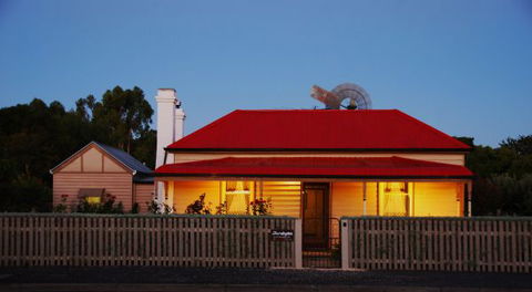 Shurdingtons Cottage - Hervey Bay Accommodation 1