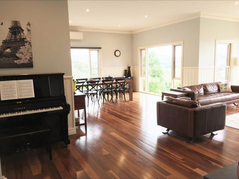 Shearer's Hill - Luxury Farm Stay - Hervey Bay Accommodation 1