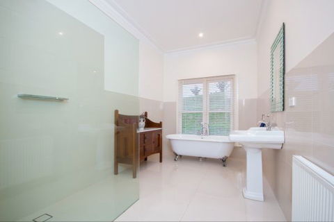 Shearer's Hill - Luxury Farm Stay - Hervey Bay Accommodation 5