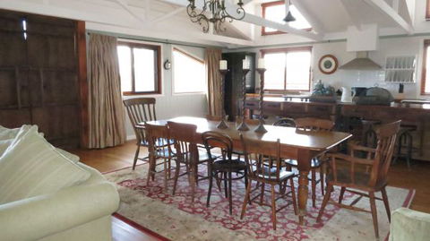 The Loch Barn - Hervey Bay Accommodation 2