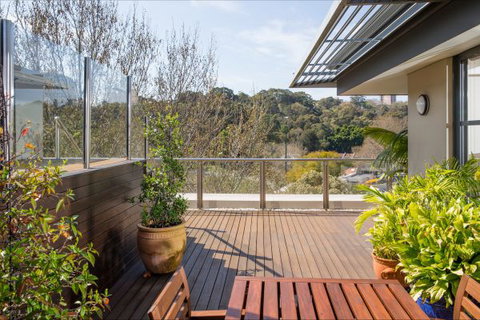 Trumper Loft - Hervey Bay Accommodation 1