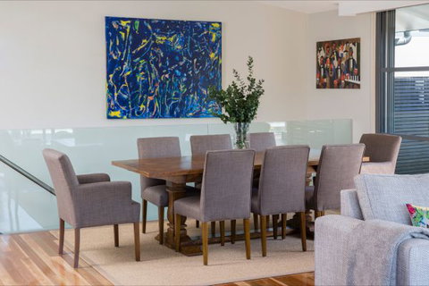 Trumper Loft - Hervey Bay Accommodation 2