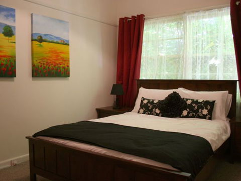 Tudor Cottages Mount Dandenong - Hervey Bay Accommodation 9