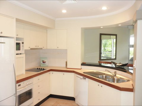Villa Beach - Hervey Bay Accommodation 5