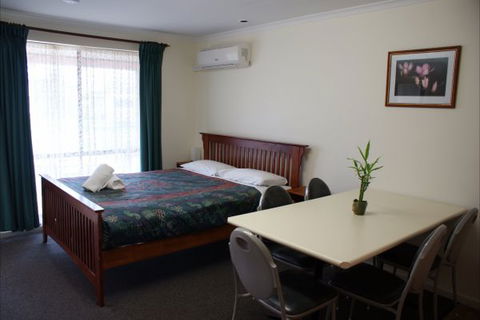 Warrnambool Holiday Park And Motel - Hervey Bay Accommodation 1