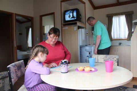 Warrnambool Holiday Park And Motel - Hervey Bay Accommodation 5