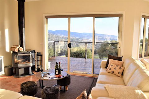 Wild Dog Rise - Hervey Bay Accommodation 1