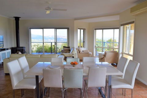 Wild Dog Rise - Hervey Bay Accommodation 2