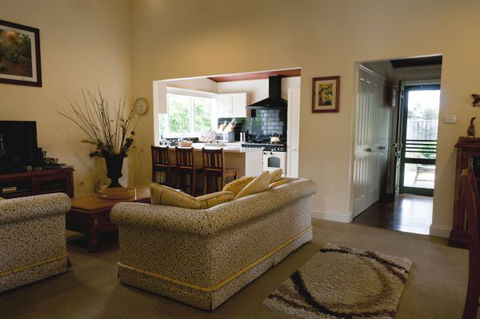 Wood Duck Cottages - Hervey Bay Accommodation 2