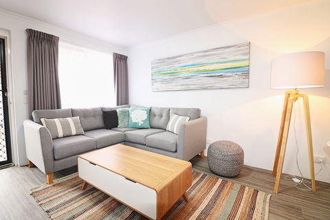 Aquarius Merimbula - Hervey Bay Accommodation 0