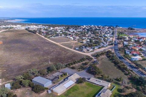 Arura Group Stays And Function Centre - Tourism Hervey Bay 0