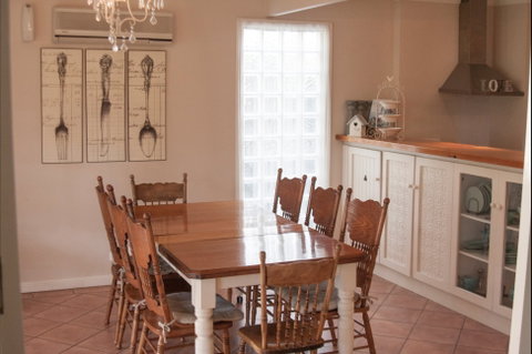 Azalea Cedar-Rose Villa - Hervey Bay Accommodation 5