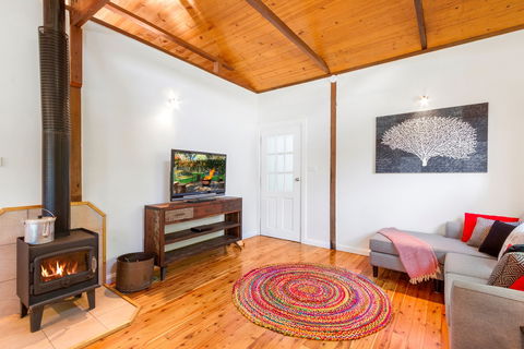 Blue Apple Lodge - Hervey Bay Accommodation 1