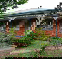 Bright River Cottage - Hervey Bay Accommodation
