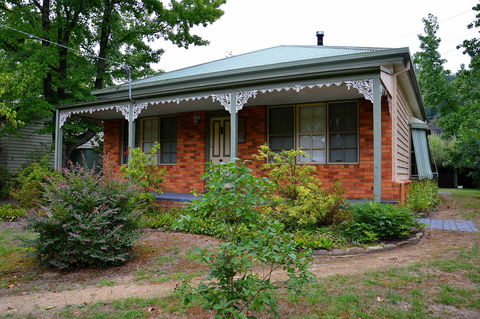 Bright River Cottage - Hervey Bay Accommodation 0