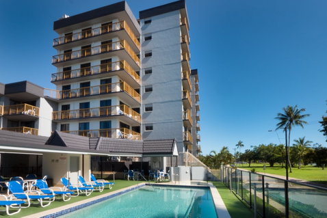 Coral Towers Holiday Suites - Hervey Bay Accommodation 1