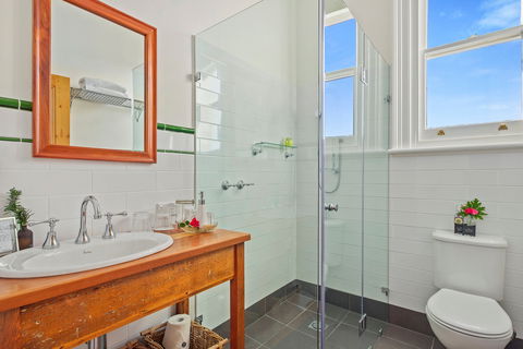 Cygnet Old Bank B&B - Hervey Bay Accommodation 5