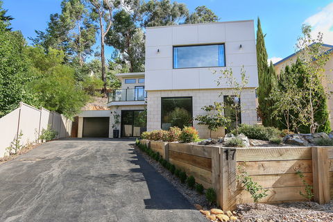 Divine - Hervey Bay Accommodation 0