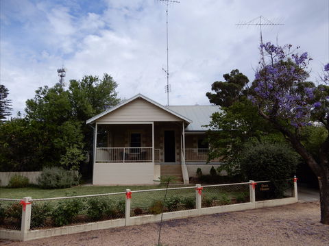 Dot's House - Hervey Bay Accommodation 0