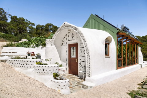 Earthship Ironbank - Hervey Bay Accommodation 1
