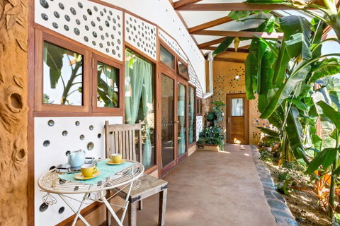Earthship Ironbank - Hervey Bay Accommodation 3
