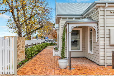 Grandview Accommodation - The Elm Tree Apartments - Hervey Bay Accommodation 0