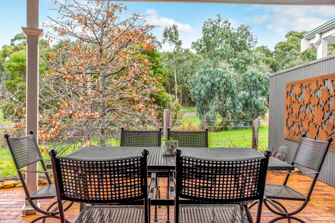 Grandview Accommodation - The Elm Tree Apartments - Hervey Bay Accommodation 9