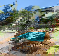 Lakes Waterfront Motel - Hervey Bay Accommodation