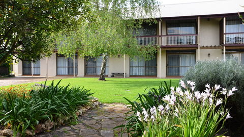Coonawarra Motor Lodge - Hervey Bay Accommodation 0