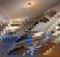 Mrs Brightside - Hervey Bay Accommodation