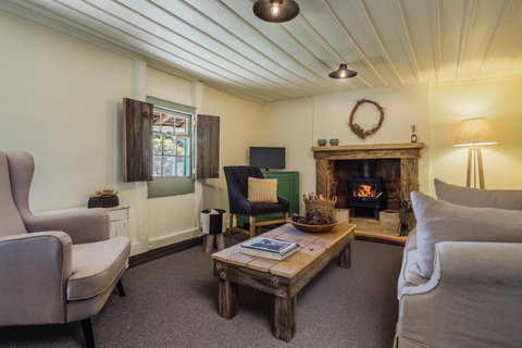 Oldbury Cottage Berrima - Hervey Bay Accommodation 2