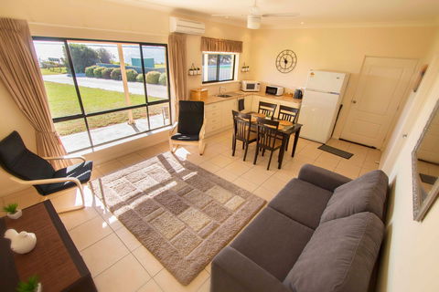 Pelican Perch Retreat - Hervey Bay Accommodation 3