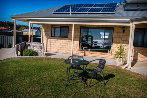 Pelican Perch Retreat - Hervey Bay Accommodation 8