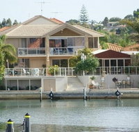 Port Mandurah Canals - Luxury Guest House - Hervey Bay Accommodation